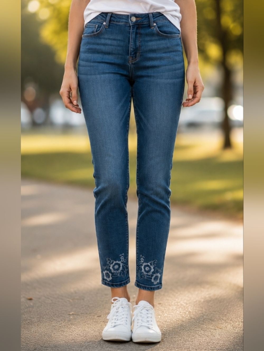 Anne Klein Floral Embroidered Skinny Cropped jeans